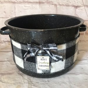 Vintage pan decor